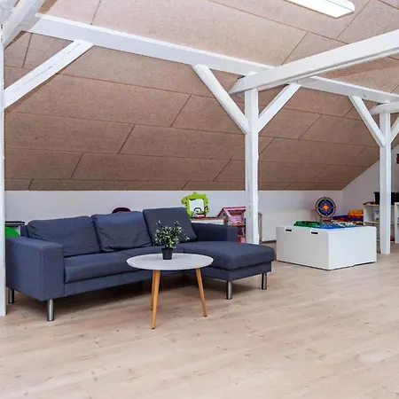 8 Person In Henne Casa de Férias