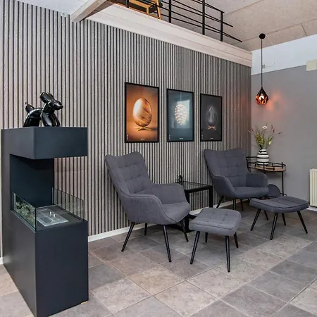 8 Person In Henne Casa de Férias