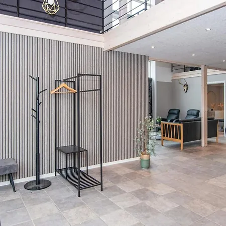 8 Person In Henne Casa de Férias